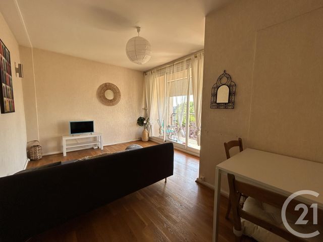 Appartement F2 à louer STE GENEVIEVE DES BOIS