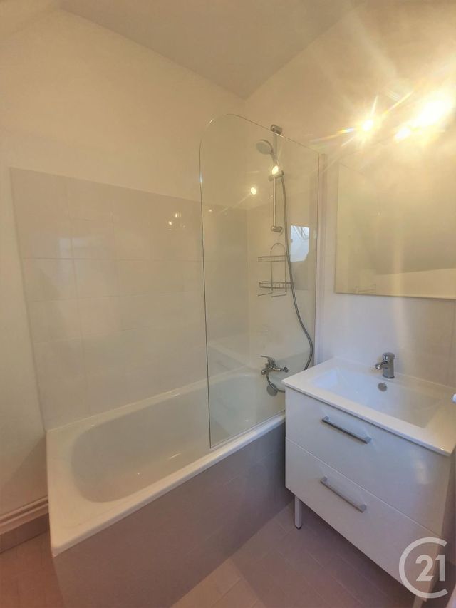 Afficher la photo en grand Appartement F2 à louer - 2 pièces - 25.94 m2 - ARPAJON - 91 - ILE-DE-FRANCE - Century 21 Ld Immobilier