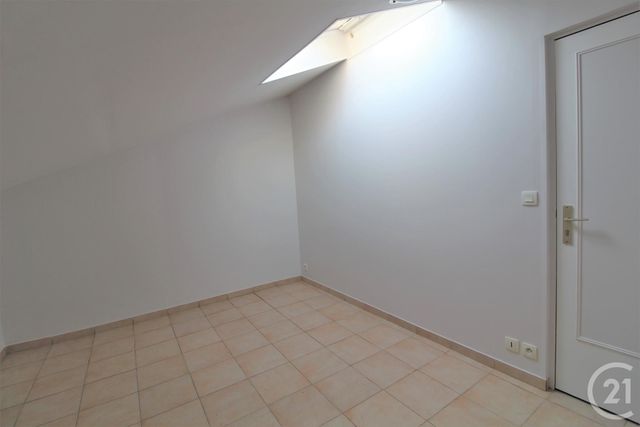 Appartement F1 à louer - 1 pièce - 10.5 m2 - NOZAY - 91 - ILE-DE-FRANCE - Century 21 Ld Immobilier