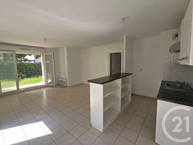 Appartement F3 à vendre - 3 pièces - 61.06 m2 - SAVIGNY LE TEMPLE - 77 - ILE-DE-FRANCE - Century 21 Ld Immobilier
