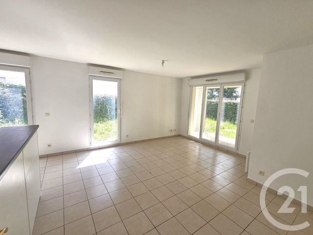 Appartement F3 à vendre - 3 pièces - 61.06 m2 - SAVIGNY LE TEMPLE - 77 - ILE-DE-FRANCE - Century 21 Ld Immobilier