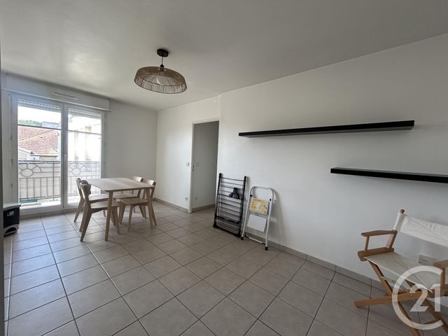 Appartement F2 à louer - 2 pièces - 46.76 m2 - VILLEBON SUR YVETTE - 91 - ILE-DE-FRANCE - Century 21 Ld Immobilier