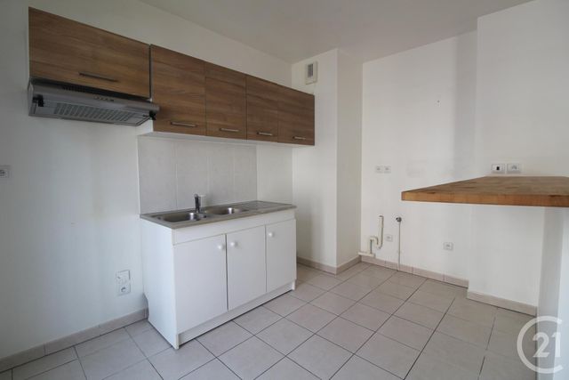 Appartement F2 à louer - 2 pièces - 41.73 m2 - VILLEBON SUR YVETTE - 91 - ILE-DE-FRANCE - Century 21 Ld Immobilier